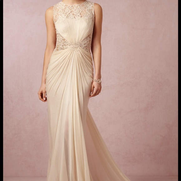 Beautiful dress - Picture 1 of 3